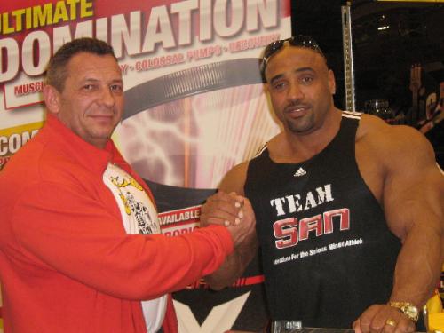 Florin Teodorescu alături de Dennis James